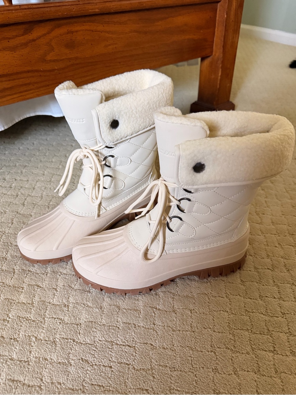 Dream Pairs Cream Quilted Sherpa Winter Boots